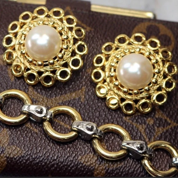 ⚜️ Vintage PAOLO GUCCI Pearl & Gold Earrings